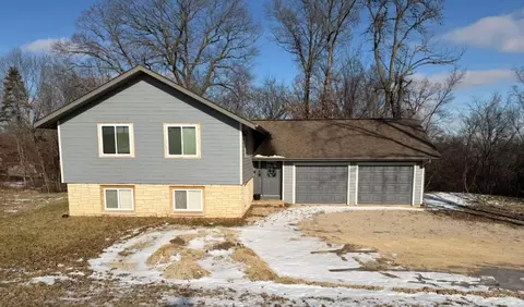 12750 W Cross Rd, Galena, IL 61036