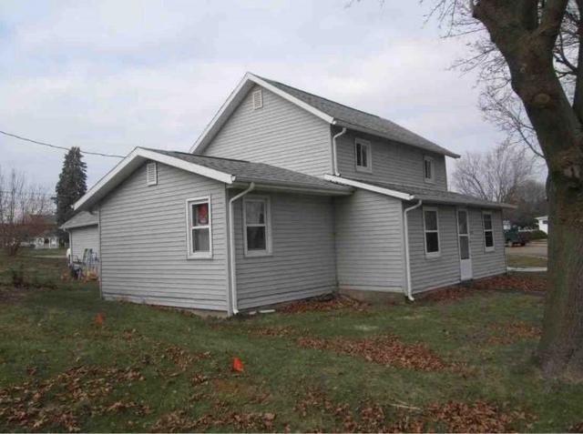 220 Calvert St, Chadwick, IL 61014