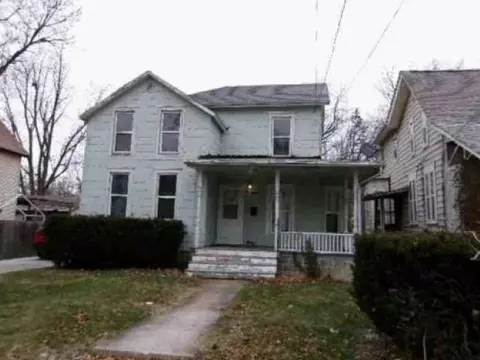 218 W Homer St, Freeport, IL 61032