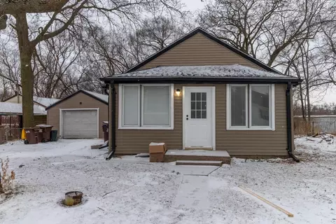 821 Sawyer Rd, Rockford, IL 61109