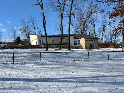 5970 E Mueller Rd, Elizabeth, IL 61028