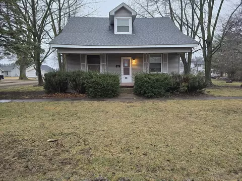 500 W North St, Mount Sterling, IL 62353