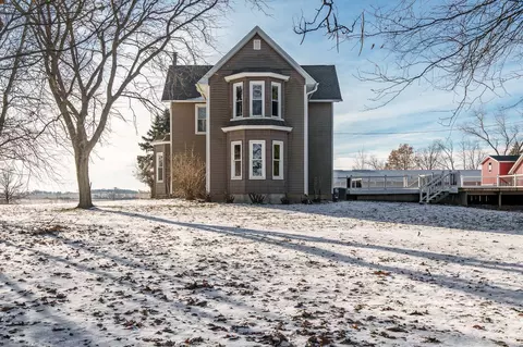 7421 Squaw Prairie Rd, Belvidere, IL 61008