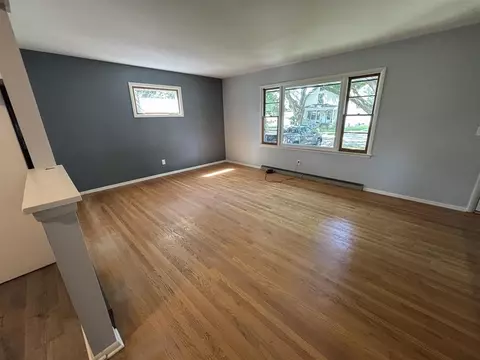 Living - 308 W Marshall St, Belvidere, IL 61008 photo 1 of 3