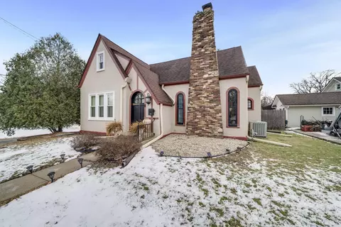 1614 Grace St, Rockford, IL 61103