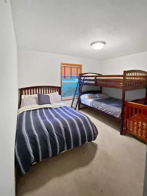 Bedroom - 27-54 Ridgeview Dr, Lanark, IL 61046 photo 3 of 6
