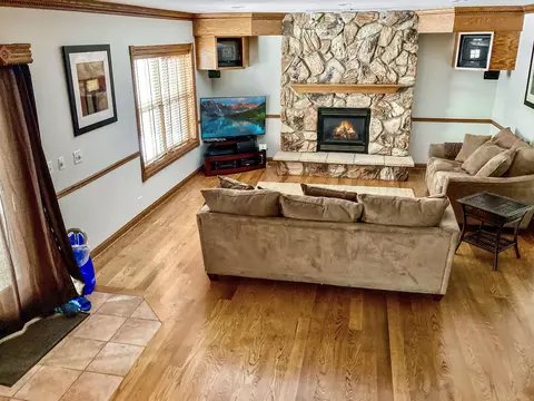 Living - 27-54 Ridgeview Dr, Lanark, IL 61046 photo 7 of 8