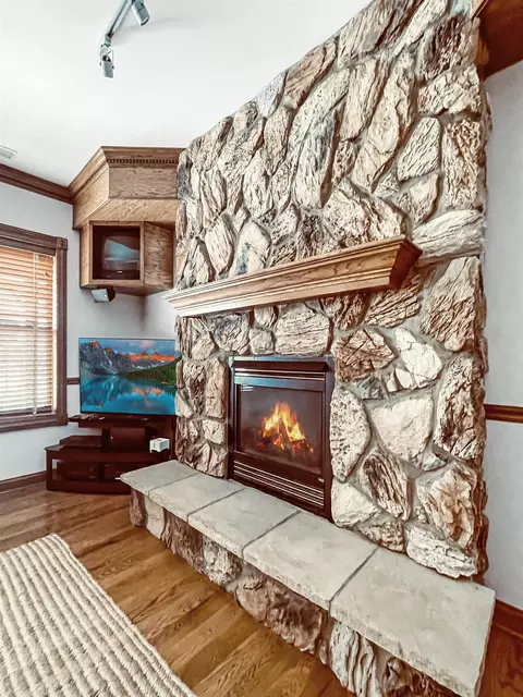 Living - 27-54 Ridgeview Dr, Lanark, IL 61046 photo 8 of 8