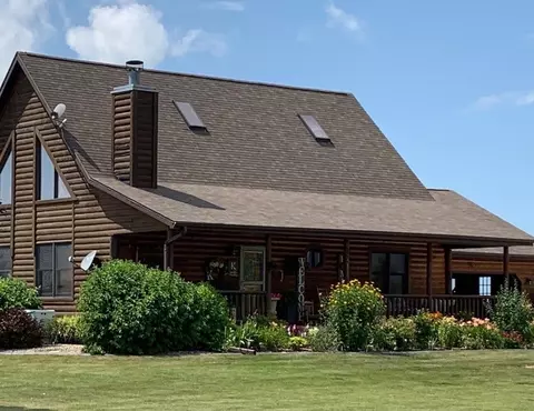 3047 E 11th Rd, Utica, IL 61373