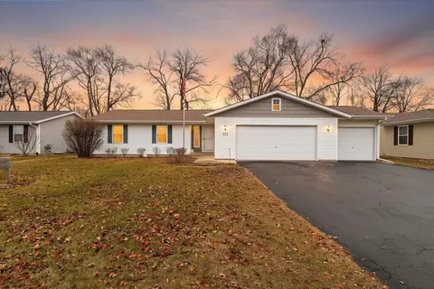 615 Winfield Dr, South Beloit, IL 61080