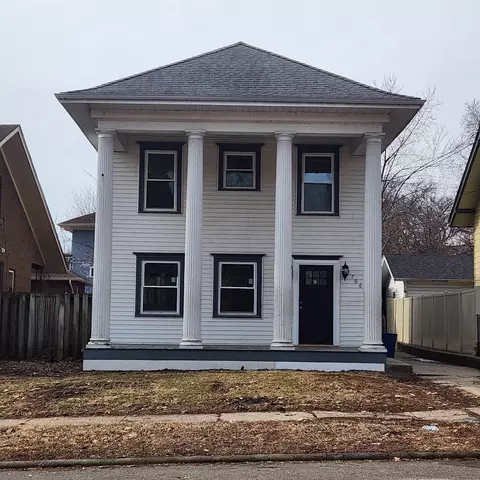 706 John St, Rockford, IL 61103