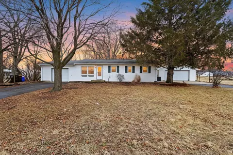 219 River Rd, Rochelle, IL 61068