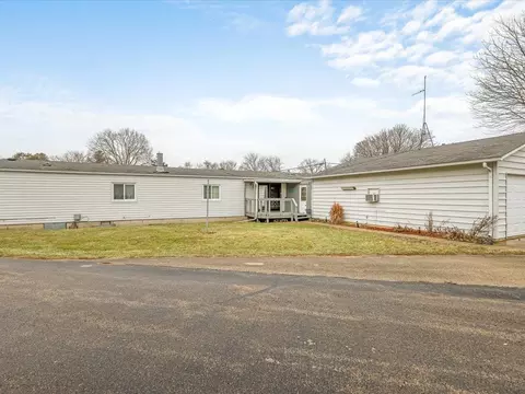 319 N Turner, Davis, IL 61019 photo 23