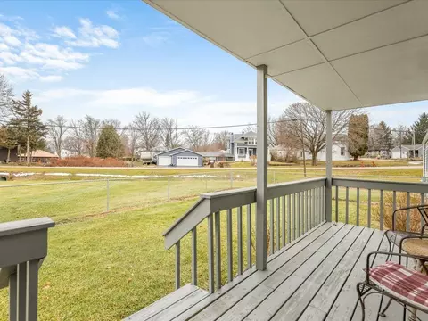 319 N Turner, Davis, IL 61019 photo 5