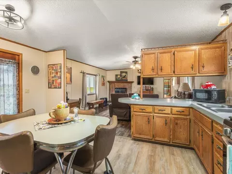 319 N Turner, Davis, IL 61019 photo 7