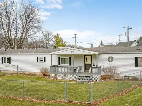 319 N Turner, Davis, IL 61019 photo 2