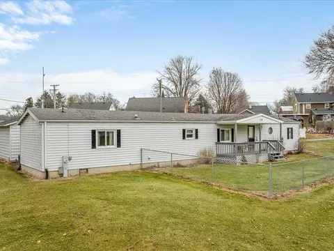 319 N Turner, Davis, IL 61019 photo 3