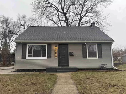 2215 Colorado Ave, Rockford, IL 61108