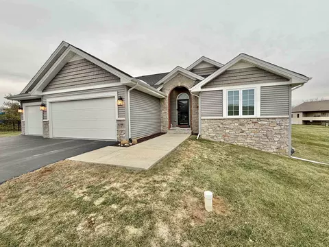 11728 Freedlund Ct, Rockton, IL 61072