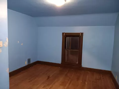 409 W Avon St, Freeport, IL 61032 photo 4