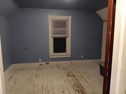 409 W Avon St, Freeport, IL 61032 photo 6