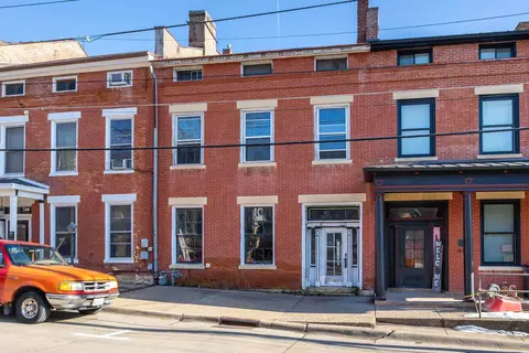 606 S Bench St, Galena, IL 61036
