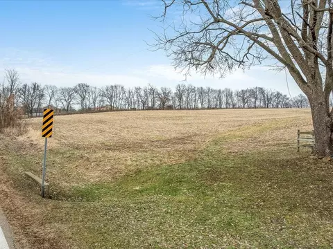 15 Nnn Center St, Durand, IL 61024