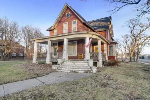 732 Seminary St, Rockford, IL 61104