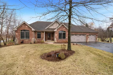 2908 Rolling Meadow Ct, Belvidere, IL 61008