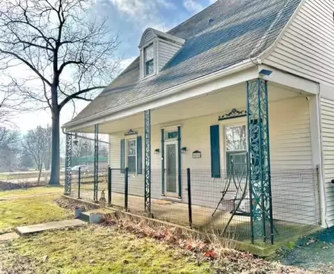 8894 N Il Rte 2, Byron, IL 61010