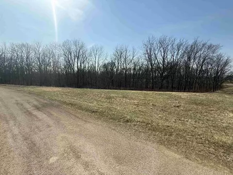 9717 W Deerfield Ln, Lena, IL 61048