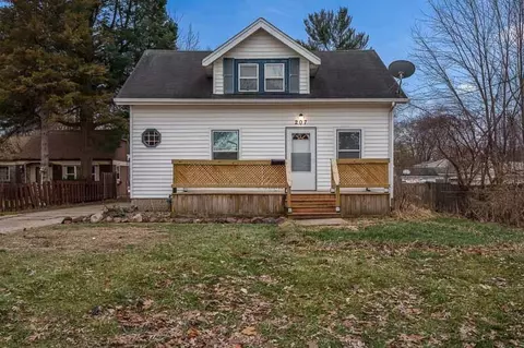207 River Park Rd, Loves Park, IL 61111