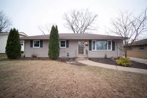 3717 Connecticut Dr, Rockford, IL 61108