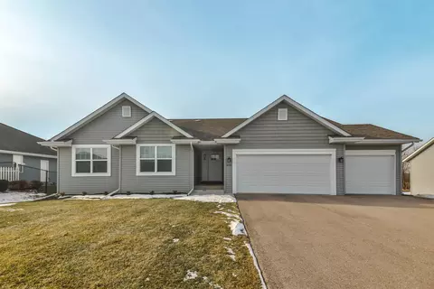 213 English Oak Ln, Poplar Grove, IL 61065