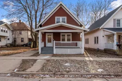 421 Olive St, Rockford, IL 61107