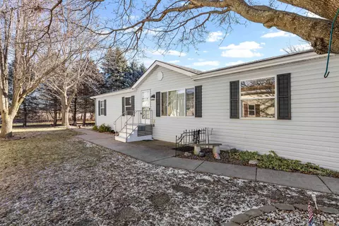 404 E Wood Ln, Belvidere, IL 61008