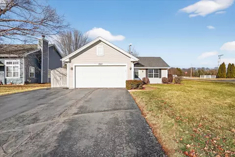 1903 Silverthorn Dr, Byron, IL 61010