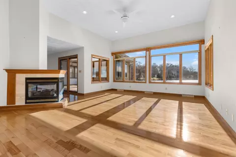 8317 Snaresbrook Rd, Roscoe, IL 61073 photo 7