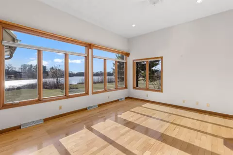 8317 Snaresbrook Rd, Roscoe, IL 61073 photo 8