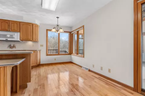 8317 Snaresbrook Rd, Roscoe, IL 61073 photo 12