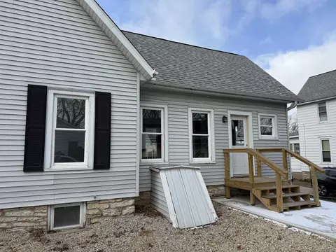1122 Walnut Ave, Dixon, IL 61021 photo 4