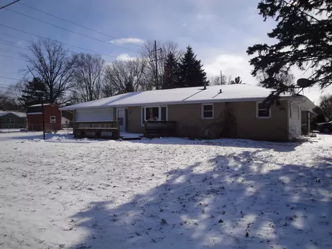 1301 Juniper Ln, Machesney Park, IL 61115