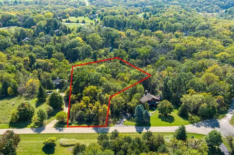 16 Bayberry Dr, Galena, IL 61036
