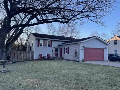 4724 Illinois St, Loves Park, IL 61111