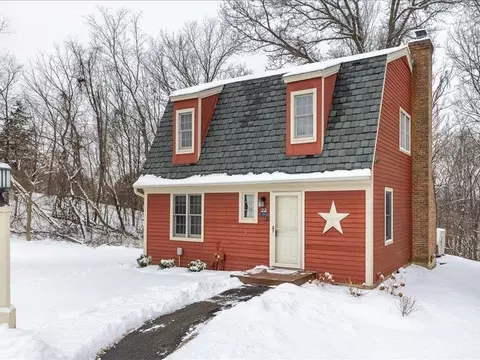 22 Thatcher Ln, Galena, IL 61036