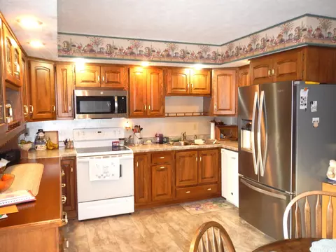 Kitchen - 11578 Edgemere Ter, Roscoe, IL 61073 photo 1 of 1