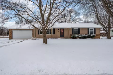 346 Whittemore Dr, South Beloit, IL 61080