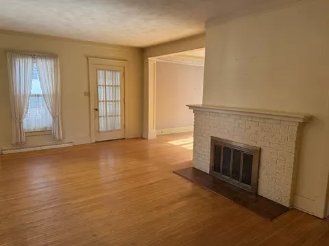 Living - 1629 W Harrison St, Freeport, IL 61032 photo 1 of 4