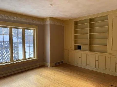 Living - 1629 W Harrison St, Freeport, IL 61032 photo 3 of 4