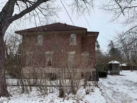 Exterior - 1629 W Harrison St, Freeport, IL 61032 photo 3 of 9